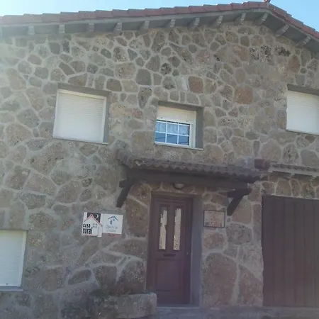 La Puente 9 De Gredos Villa Hoyos del Espino Exterior photo
